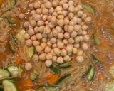 Foto del paso 3 de la receta: Fideos con calabacín, zanahoria y garbanzos