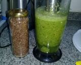 Foto del paso 2 de la receta: Licuado de manzanas, naranja y espinaca