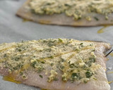 Foto del paso 3 de la receta: Lenguado al horno con costra de almendras y hierbas frescas