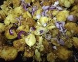 A picture of step 4 of Spicy rosemary potatoes.