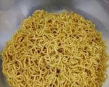 Foto langkah ke 3 dari resep Mie goreng cara mudah.