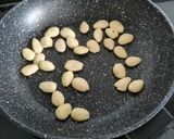 Foto del paso 5 de la receta Cardo con rebozuelos y salsa de almendras