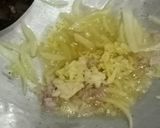 Foto langkah ke 2 dari resep Sosis bakso asam manis.