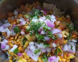 A picture of step 2 of BOMBAY MIX BHELPURI.
