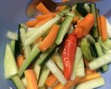 Foto langkah ke 1 dari resep Acar kuning timun wortel bumbu komplit ala fe’.