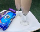 A picture of step 1 of Oreo Berry shake.
