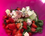 Foto del paso 4 de la receta Ensalada de rúcula, queso azul, manzana y fresa