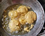 A picture of step 4 of Vada pav.