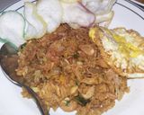 Foto langkah ke 5 dari resep Nasi goreng daun jeruk.