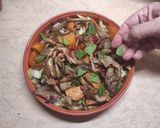 Foto del passaggio 18 della ricetta Insalata tiepida con patate dolci e funghi Pleurotus. Una vera delizia!