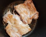 Foto del paso 1 de la receta: Muslitos de pollo deshuesados al verdeo con champiñones