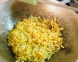 A picture of step 1 of Bhaji pav puffed rice.