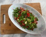 Foto langkah ke 6 dari resep Tumis Buncis Sosis Merah.