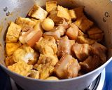 Hình bước làm 4 của món Thịt kho đậu hũ, trứng cút