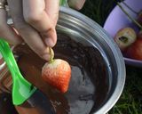 Foto langkah ke 3 dari resep Strawberry Truffle.