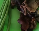 Foto langkah ke 1 dari resep Tumis Jamur Sawi Putih.