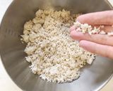 A picture of step 2 of How to make soy sauce with rice malt（koji）.