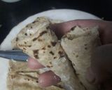 A picture of step 4 of Left over roti samosa.