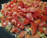Foto del passaggio 1 della ricetta Busiate con salmone, pomodori e porro