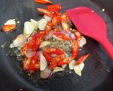 Foto langkah ke 2 dari resep Tumis Kangkung Terasi Margarin.