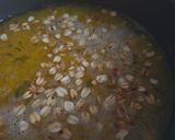 Foto del paso 4 de la receta: Sopita de porotos mung con avena tostada 🥣