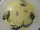 Sopa de mejillones al azafrán