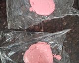 A picture of step 4 of Rose cashew stuffed burfi.