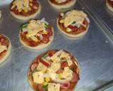 Pizza Mini (bisa jadi ide jualan/market day di sekolah anak) langkah memasak 7 foto