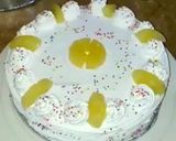 A picture of step 5 of Fresh pineapple cream cake.