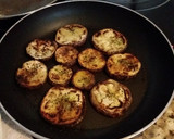 Foto del paso 2 de la receta: Berenjenas con tomates y atún
