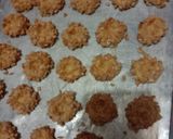 Foto langkah ke 4 dari resep Thumb print cookies / kue kering kacang cokelat.