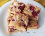 Foto langkah ke 8 dari resep Strawberry Fudgy Blondies.