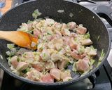 Une image de l'étape 14 de Poulet aux carottes, panais, petits pois et pommes de terre.