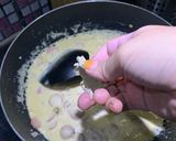Gambar langkah 5 resipi Spaghetti Carbonara.