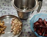 A picture of step 1 of Chinese shezwan sauce.