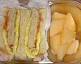 รูปขั้นตอนการทำที่ 8 ของ ข้าวกล่องแซนวิชเบอร์เกอร์ไก่ (Chicken Burger Sandwich Lunch Box)