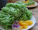 Foto langkah ke 6 dari resep Roti Jala Pandan.