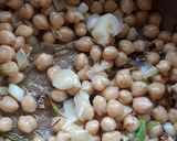 صورة لخطوة 3 من وصفة سبانخ بالحمص