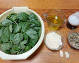 Foto del paso 1 de la receta: Pesto de albahaca con pepitas de calabaza