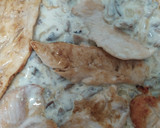 Foto del paso 3 de la receta: Filete de pollo en salsa nata con champiñones