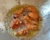 Foto langkah ke 6 dari resep Ayam Goreng Kemiri.