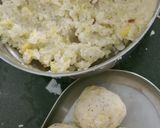 A picture of step 2 of Stuffed Paratha.