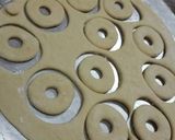 صورة لخطوة 2 من وصفة 🍩الدونات اللذيذ🍩😋