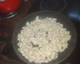 Foto del paso 1 de la receta: Guiso de judías con salsa y papas fritas
