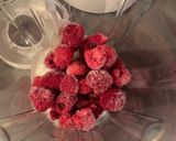 Une image de l'étape 1 de ☆Frozen Yogurt à la Framboise☆.
