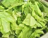 汆燙卷心生菜(結球萵苣)的食譜步驟1照片