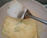 Foto langkah ke 3 dari resep Martabak telur kulit lumpia.