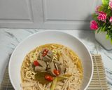 Foto langkah ke 5 dari resep Mie Jamur Enoki Kuah Tomyam (kaldu dari kulit udang).