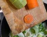 Foto del paso 4 de la receta: Sopa de pollo y fideos saludable