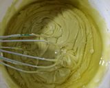 Foto langkah ke 4 dari resep Bolu kukus pandan tanpa mixer.